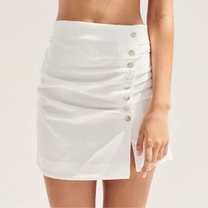 Zara - White skirt with buttons *SIZE S*